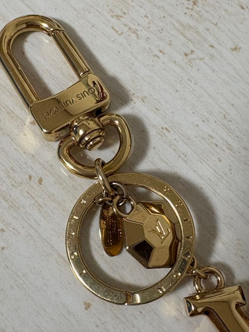 ルイヴィトン キーホルダー・LV ファセット
