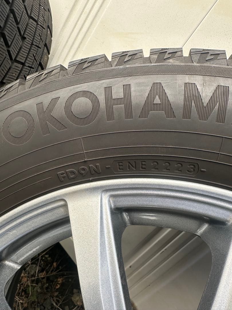 ヨコハマ スタッドレスタイヤ 15インチ 4本セット　195/65R15