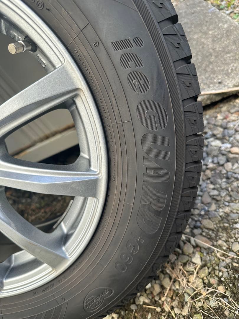 ヨコハマ スタッドレスタイヤ 15インチ 4本セット　195/65R15