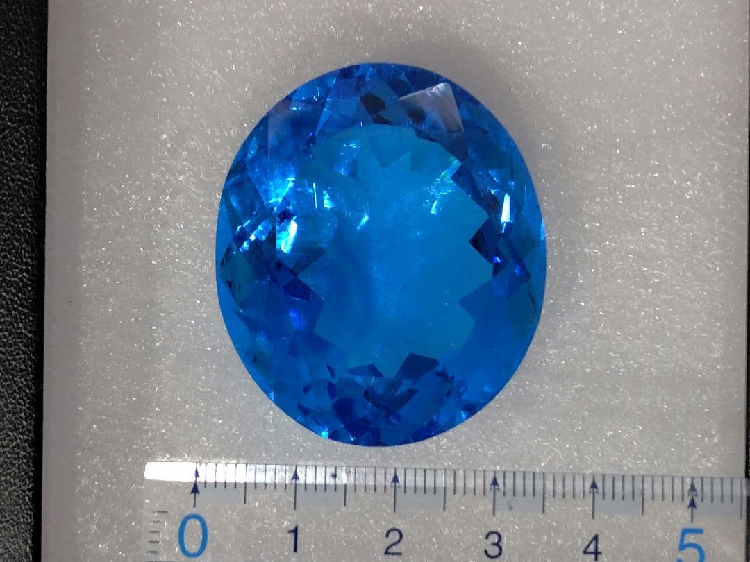 ブルートパーズ　特大　大粒　ルース