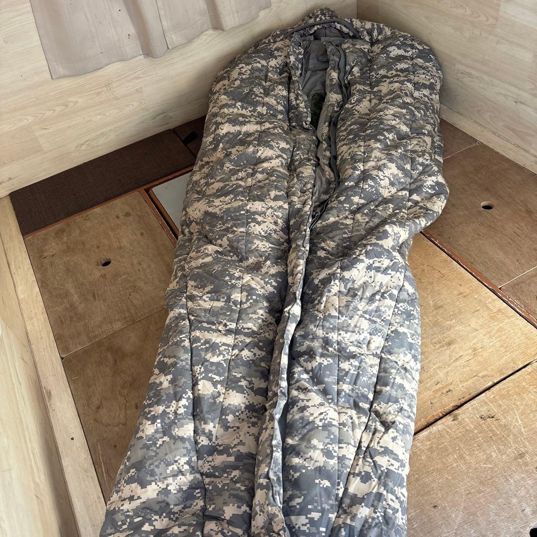 XTONZ シュラフ ダウン100% ミリタリー 新品 710688