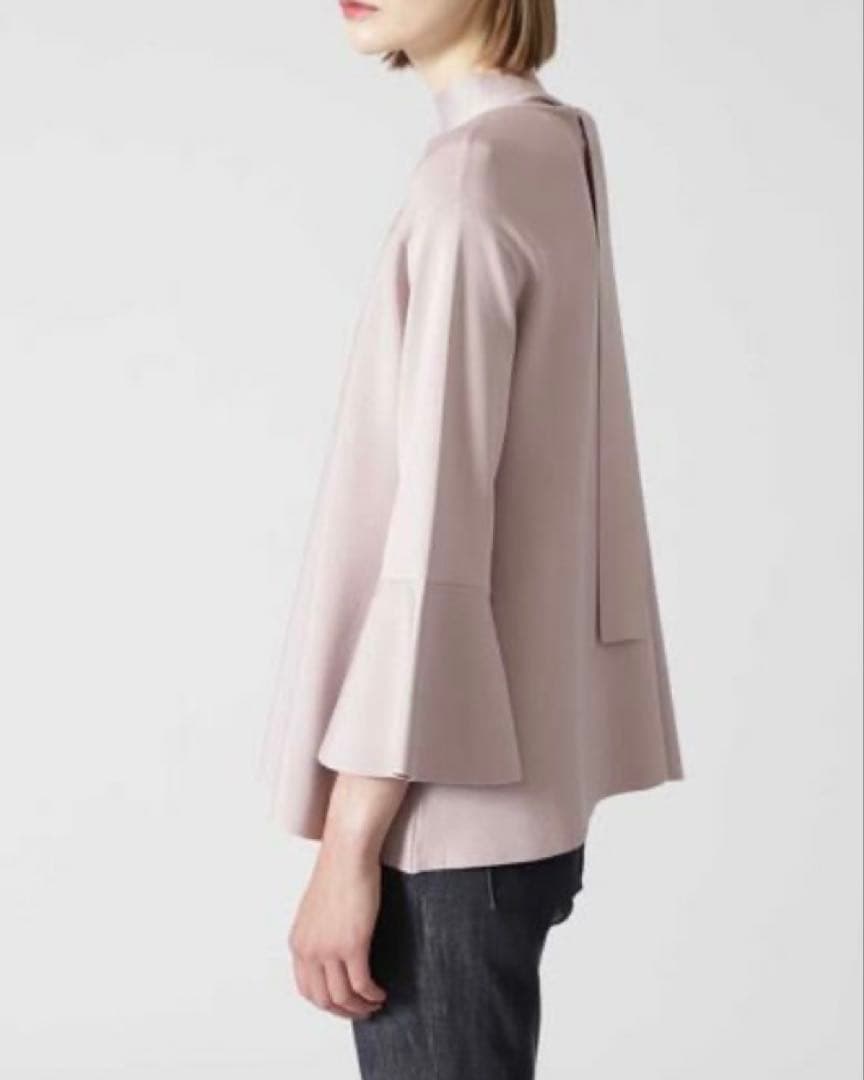 美品　ADORE くすみピンク ソフトニット フレアスリーブ リボン ボウタイ