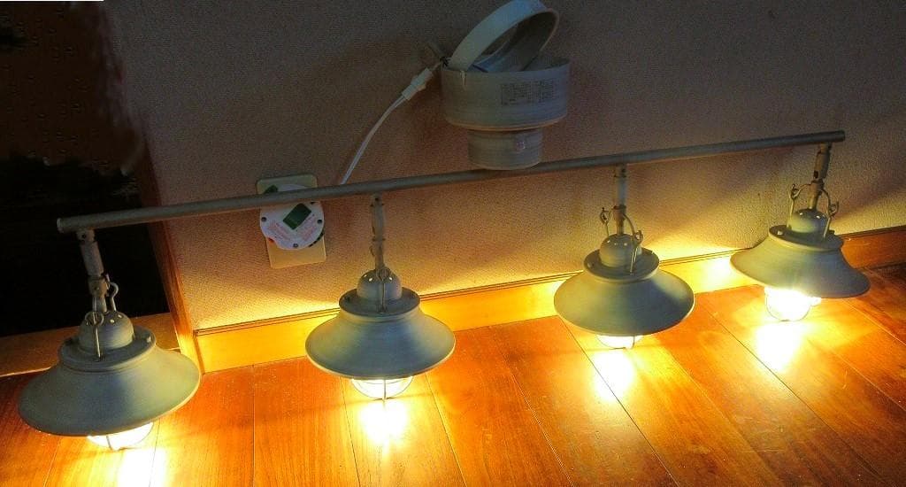 キシマ 　110cm スポットライト 4灯 AMP51059　リモコン、電球付