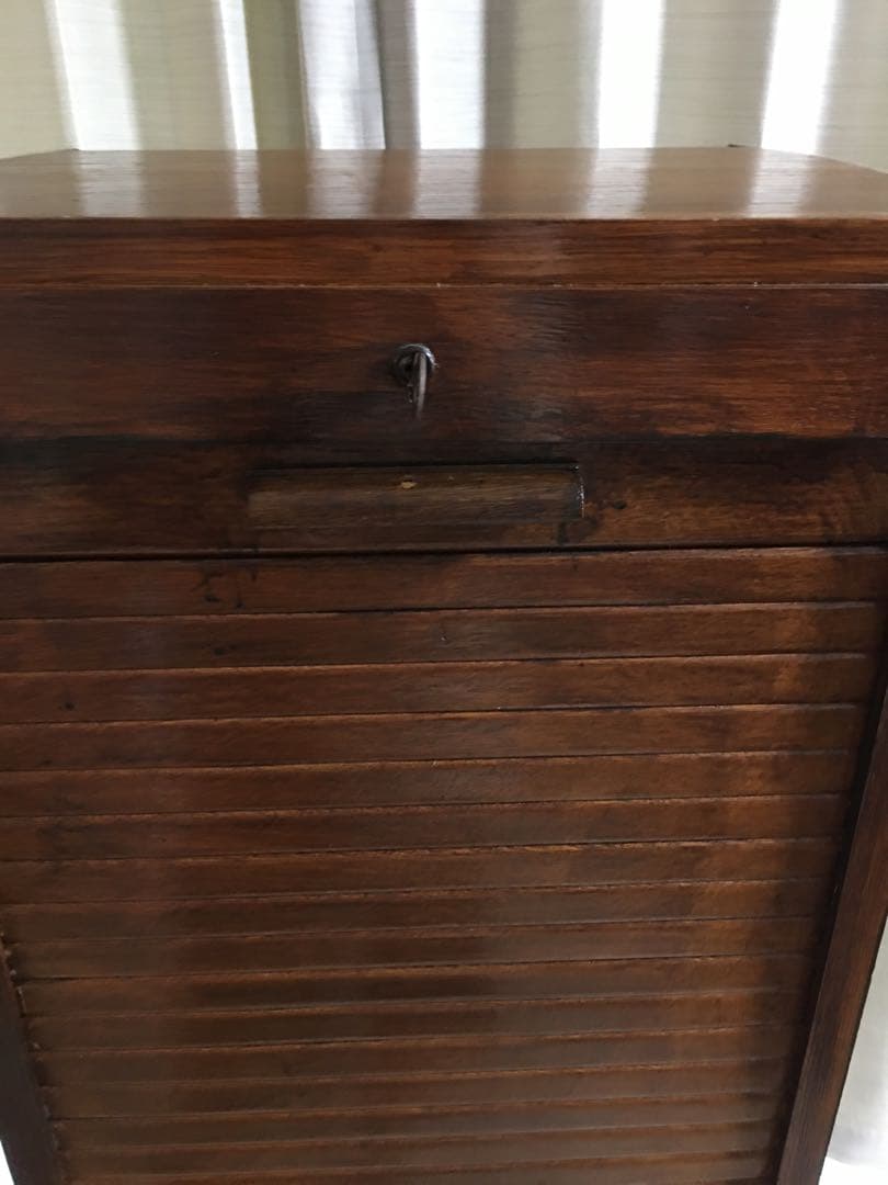 シャッター付きキャビネット　木製　店舗什器　アンティーク　ヴィンテージ棚