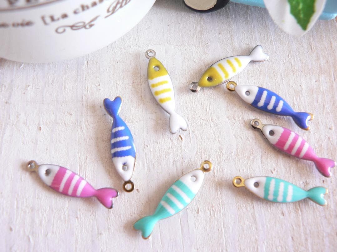 【即購入OK】8個( #4737 ) 各色2個　魚　さかな　サカナ　チャーム