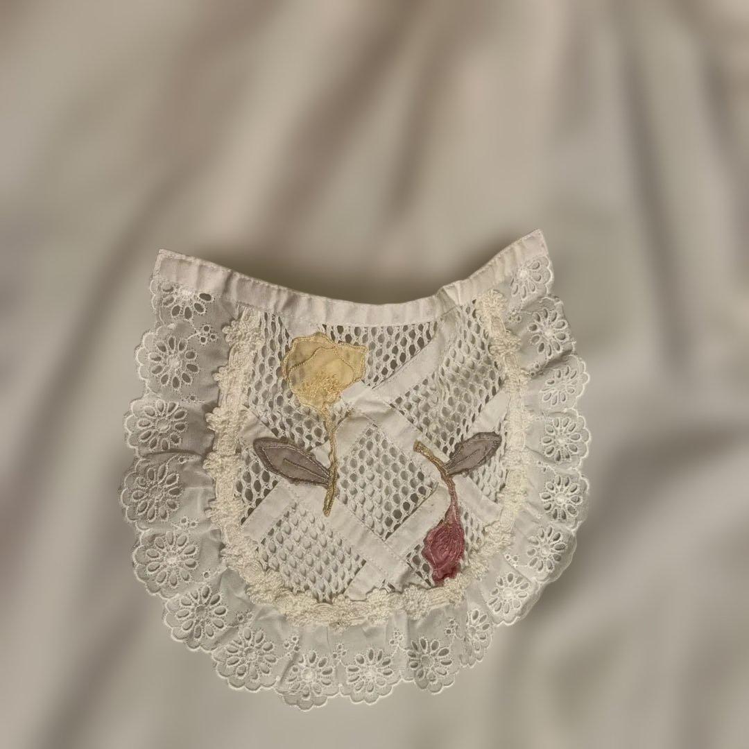 サエラ　レースエプロン