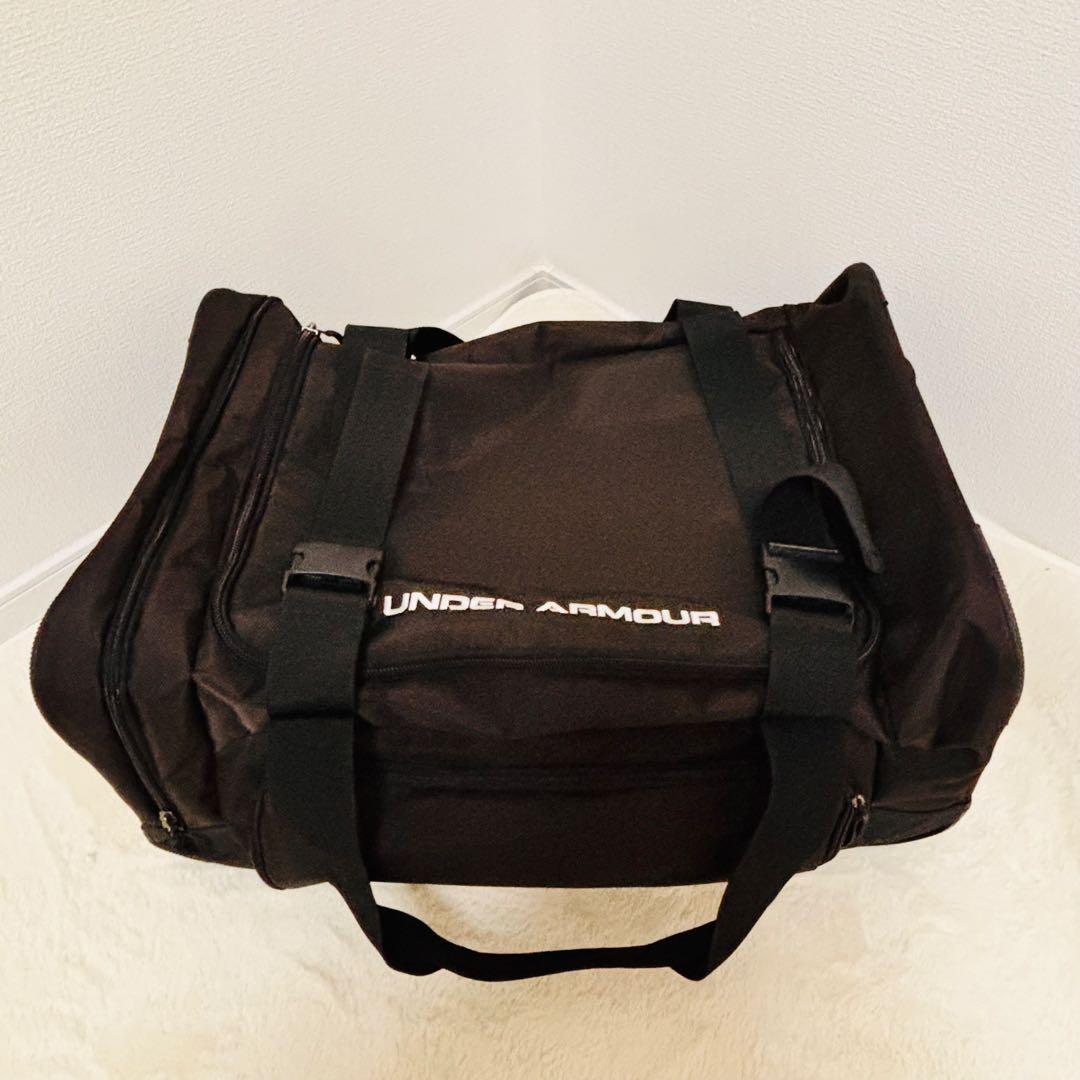 UNDER ARMOUR キャリー　バッグ アンダーアーマ
