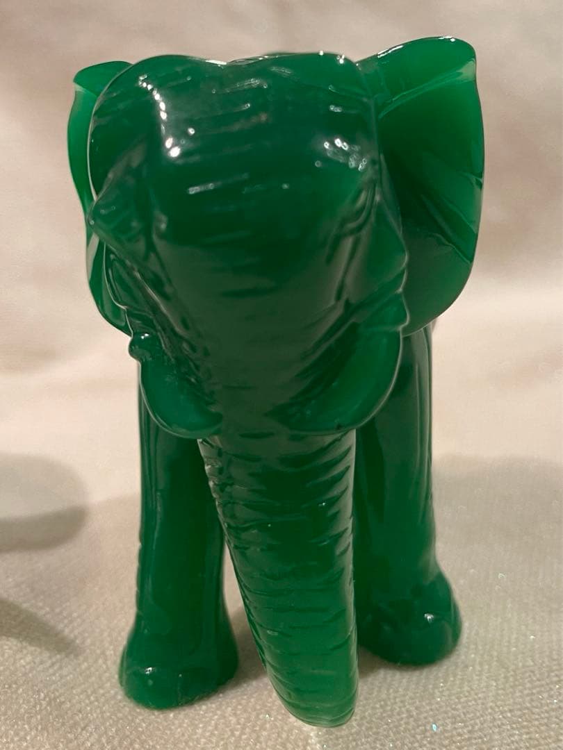 タイ　ゾウ　ペア　置物　翡翠色　風水　縁起物　緑色　グリーン