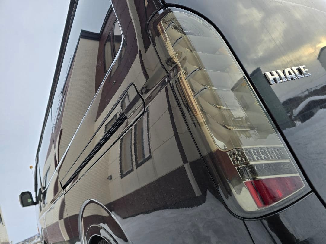 と*な様 ハイエース　テールランプ　ヴァレンティ