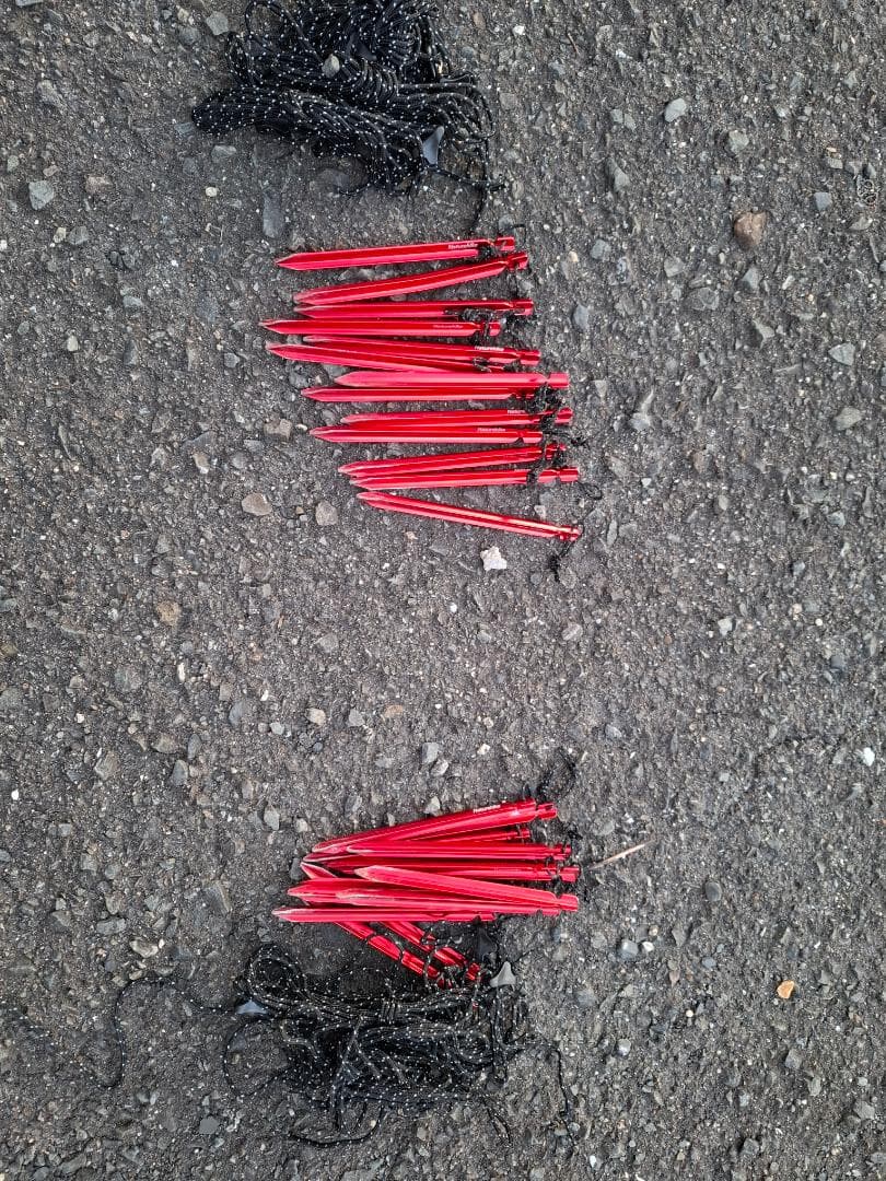 テント（ネイチャーハイク　ハイビー3）　2セット（1セットはポール等損傷あり）