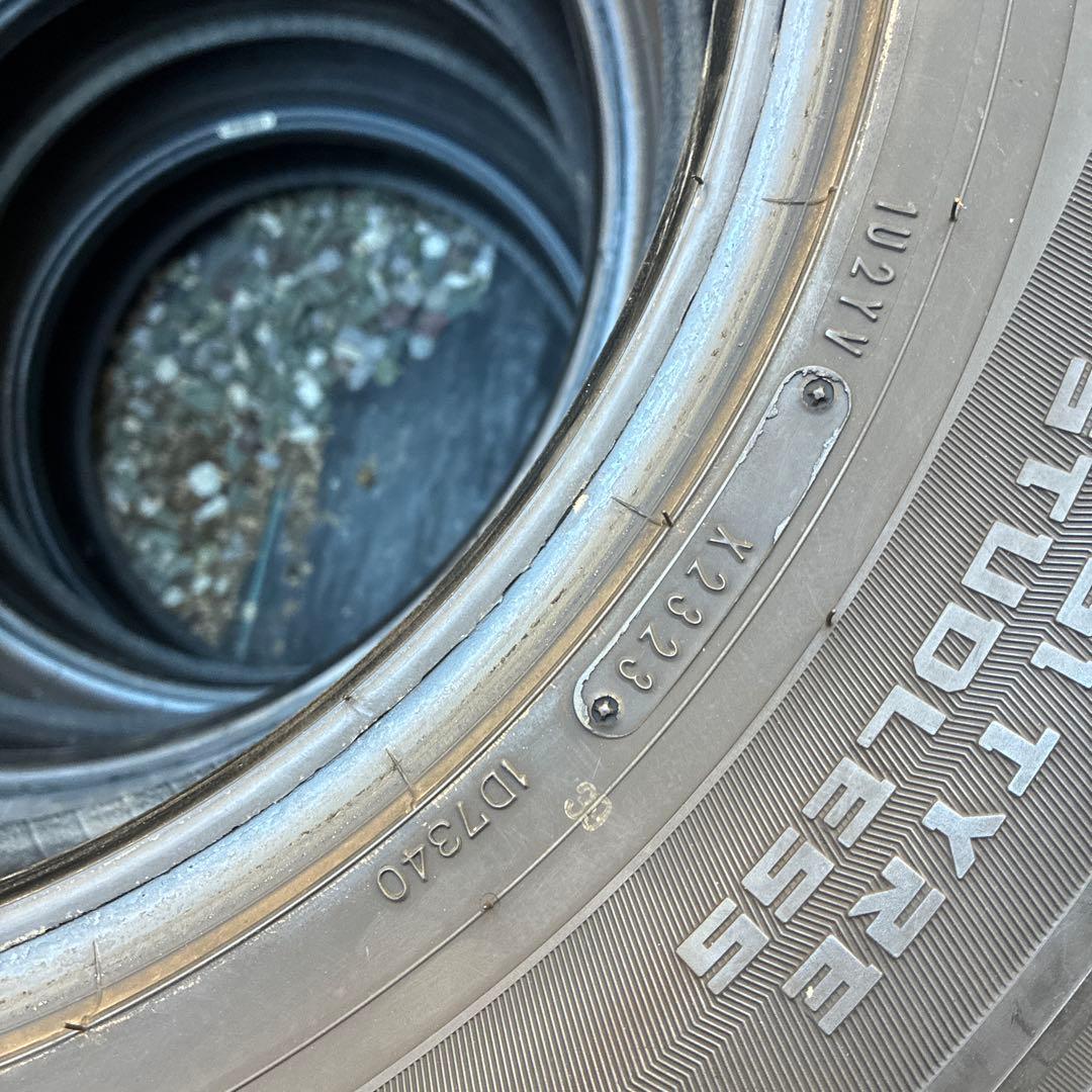 スタッドレスタイヤ 215/70R16 WINTERMAXX SJ8