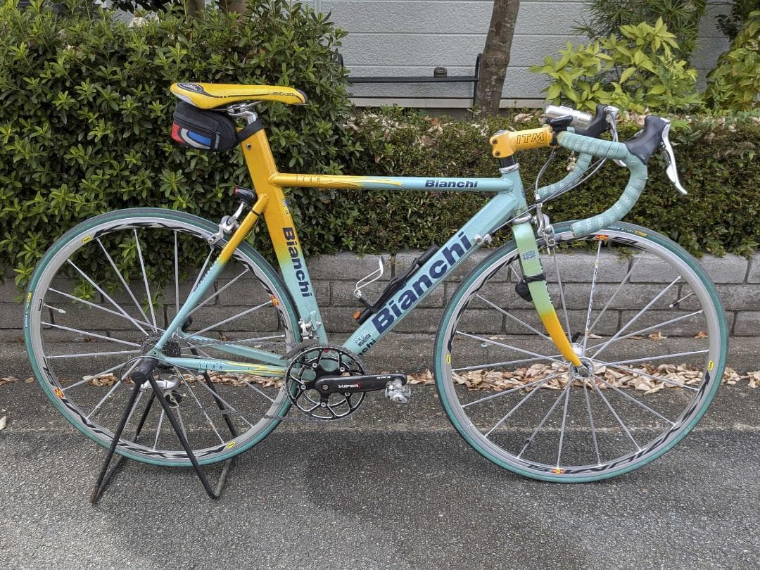 Bianchi ロードバイク 水色とオレンジ