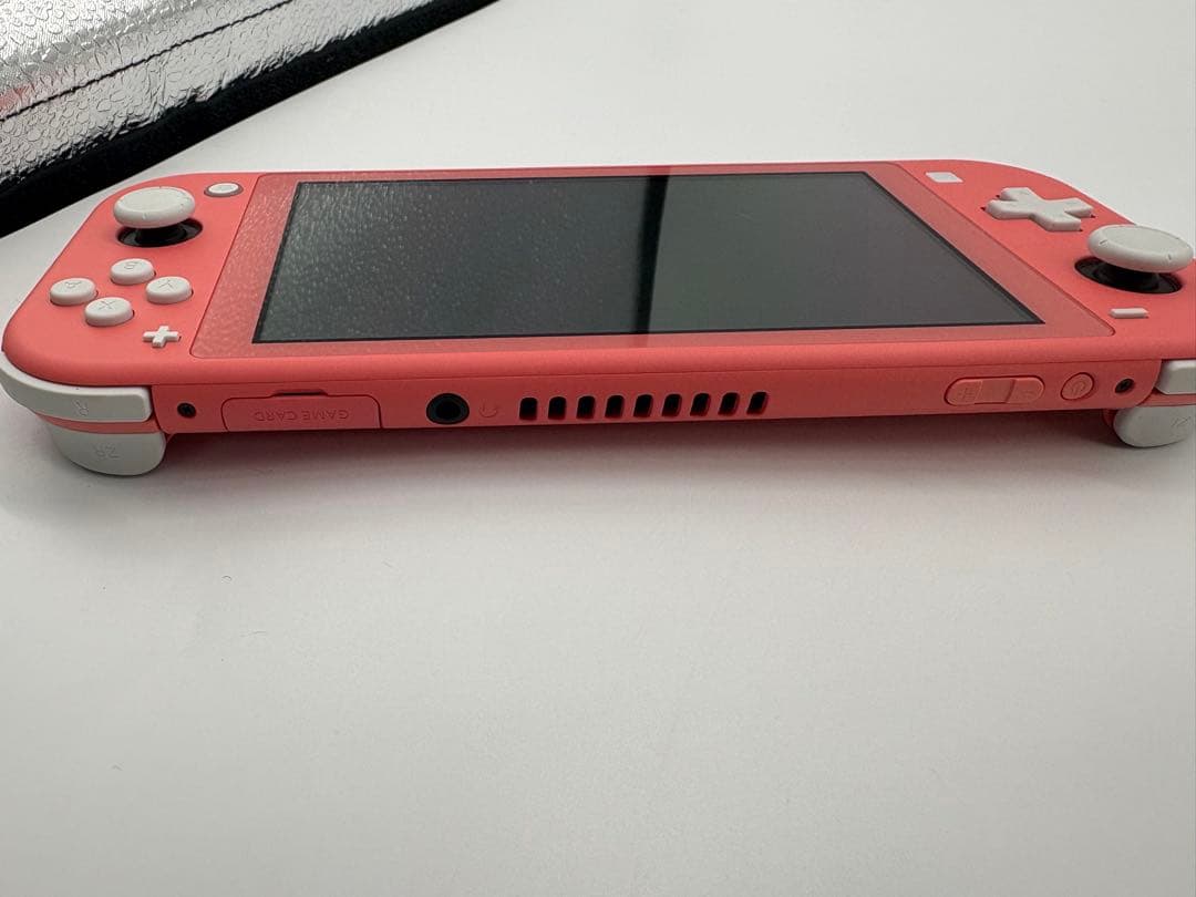 Nintendo Switch Lite コーラル　極美品　専用ケース付き