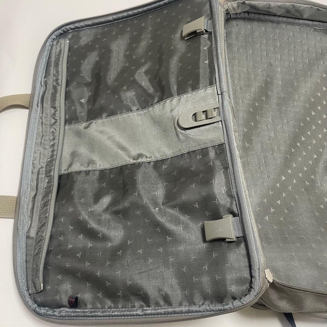 トゥミ　TUMI ビジネス　旅行バッグ　希少品　大谷用　グレー　ショルダーバッグ