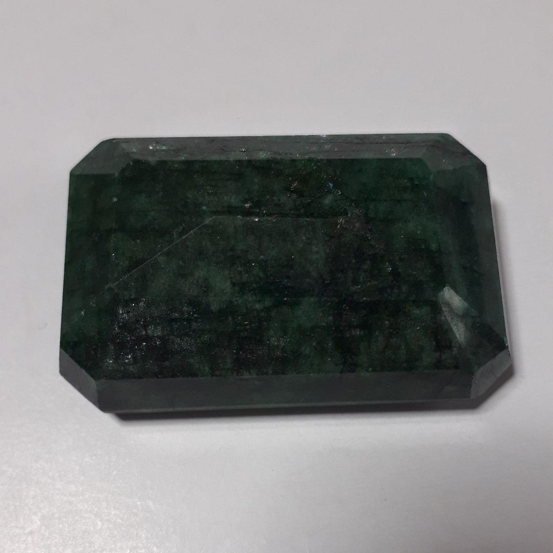 天然エメラルド ルース…ヒート処理して有ります。