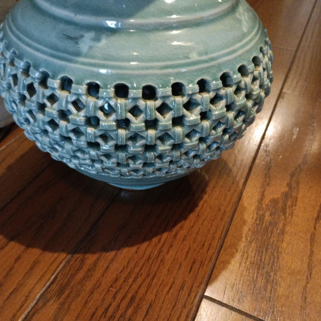 青磁芸元の編み目模様陶器花瓶