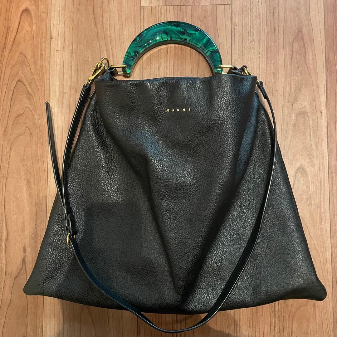 MARNI 黒 レザートートバッグ　venice ミディアムサイズ