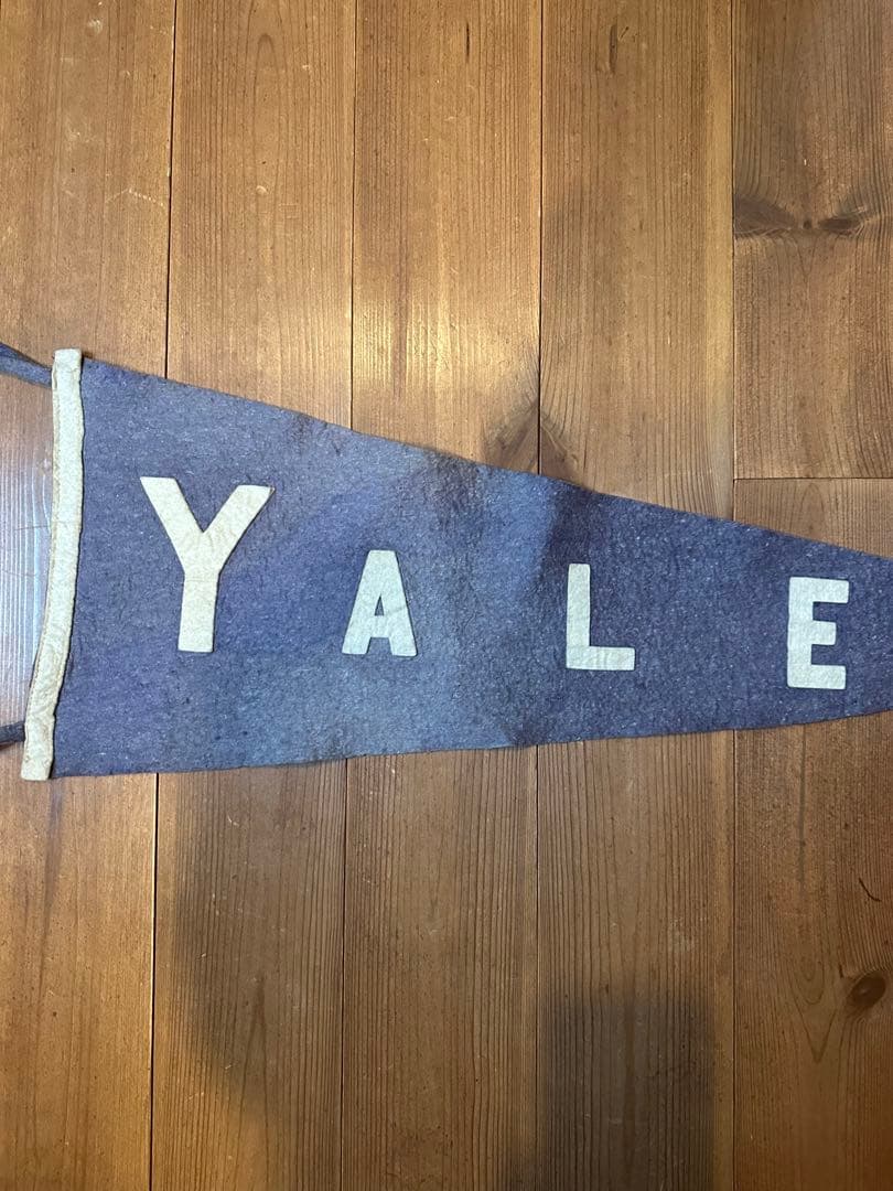 YALE バナー