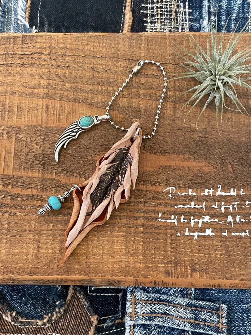 フェザーデザインチャーム໒꒱✨B.