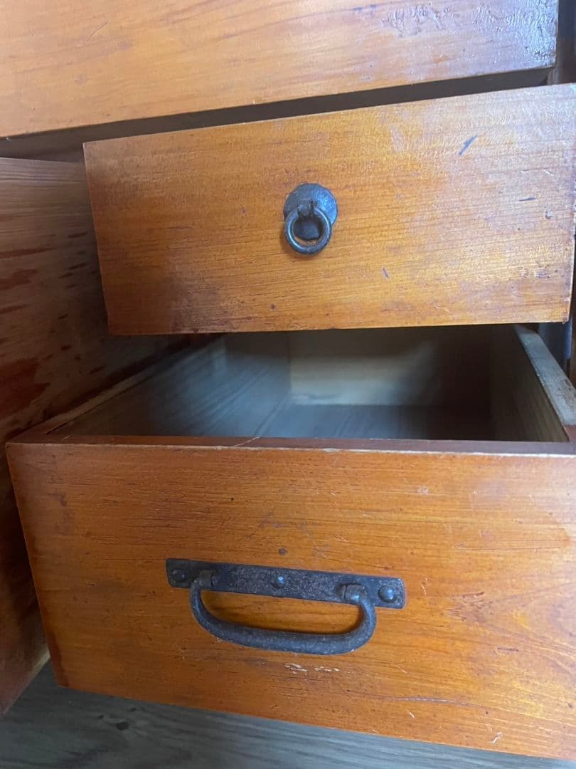 伝統的な和風木製箪笥 引き出し付きレア