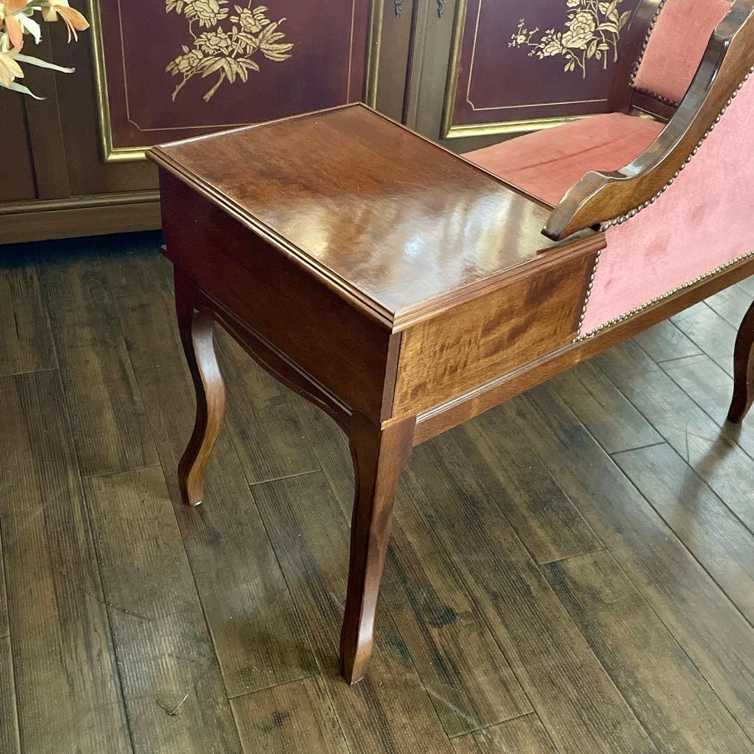 r1039r109 クラシックテレフォンベンチ エレガントなデザイン