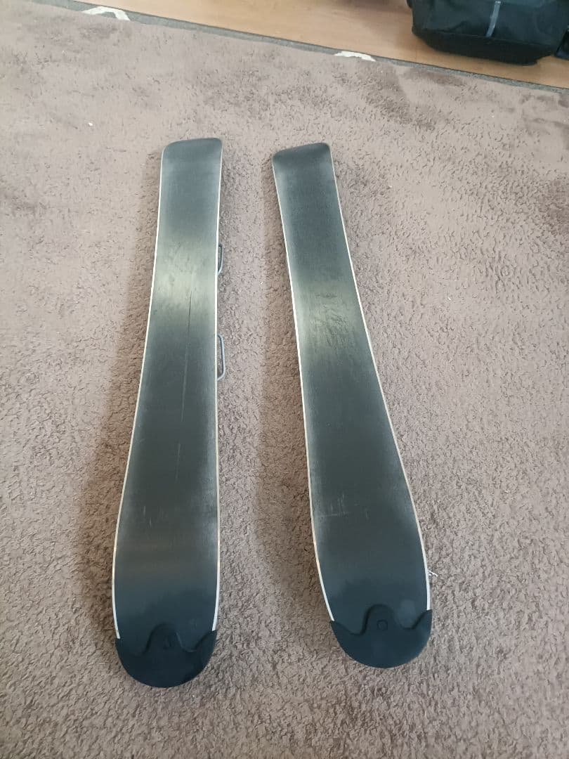 美品　Salomon 　ファンスキー