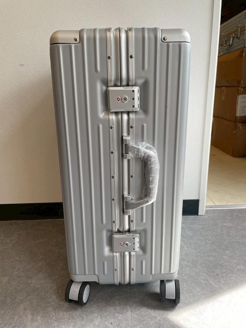 3000円オフ！リベティ多機能キャリーケース【マットシルバーМサイズ】80