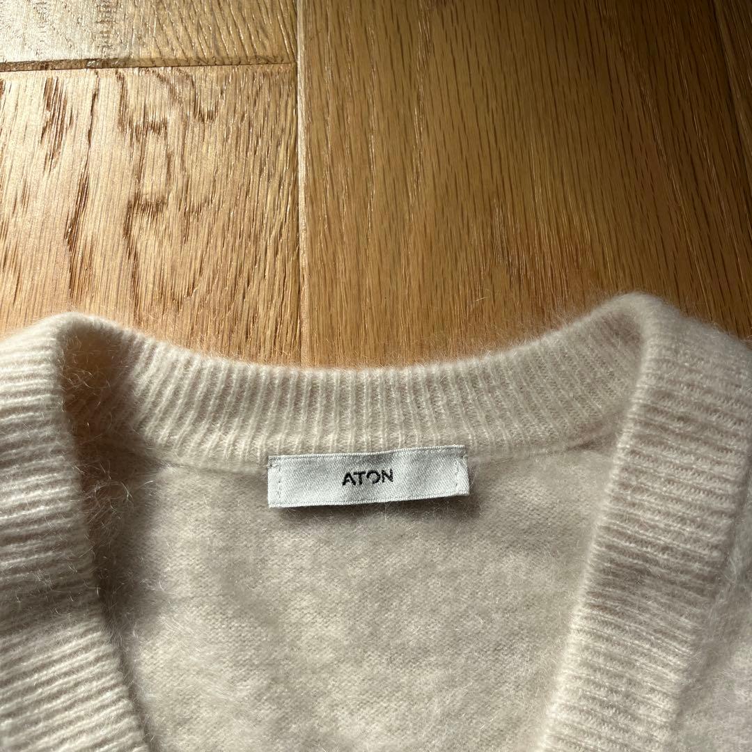 ATON エイトン ／ CASHMERE FUR Ｖネックセーター