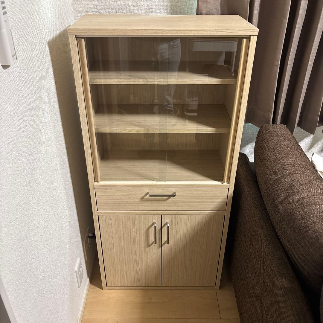 【新品】ナチュラルウッド ガラス扉付き食器棚