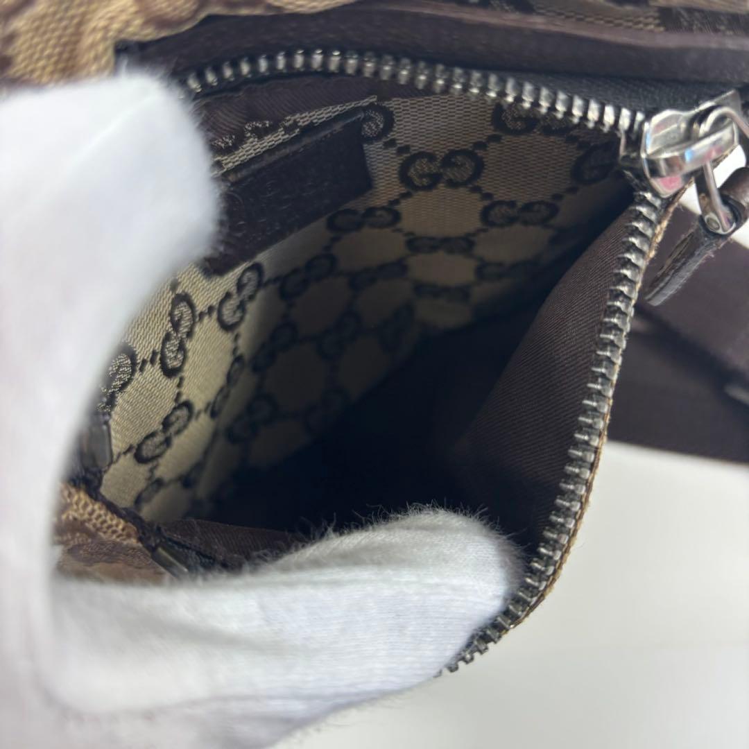 グッチ　ウエストバッグ　ポーチ　GGキャンバス　レザー　斜めがけ