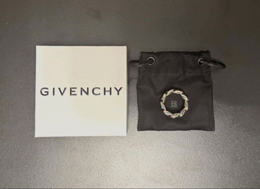 GIVENCHY リング