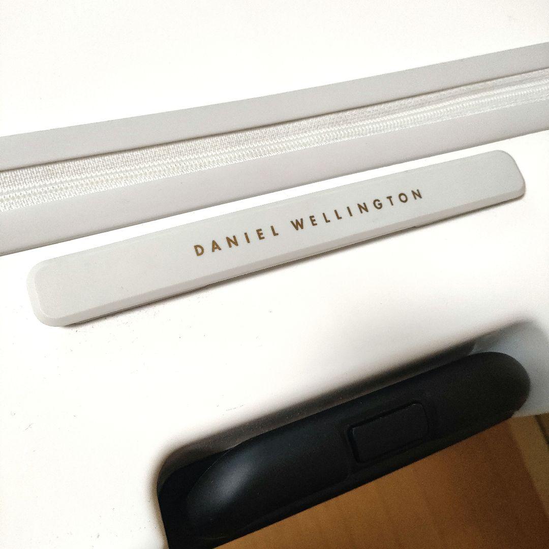 半額以下！未使用✨Daniel Wellington キャリーケーススーツケース