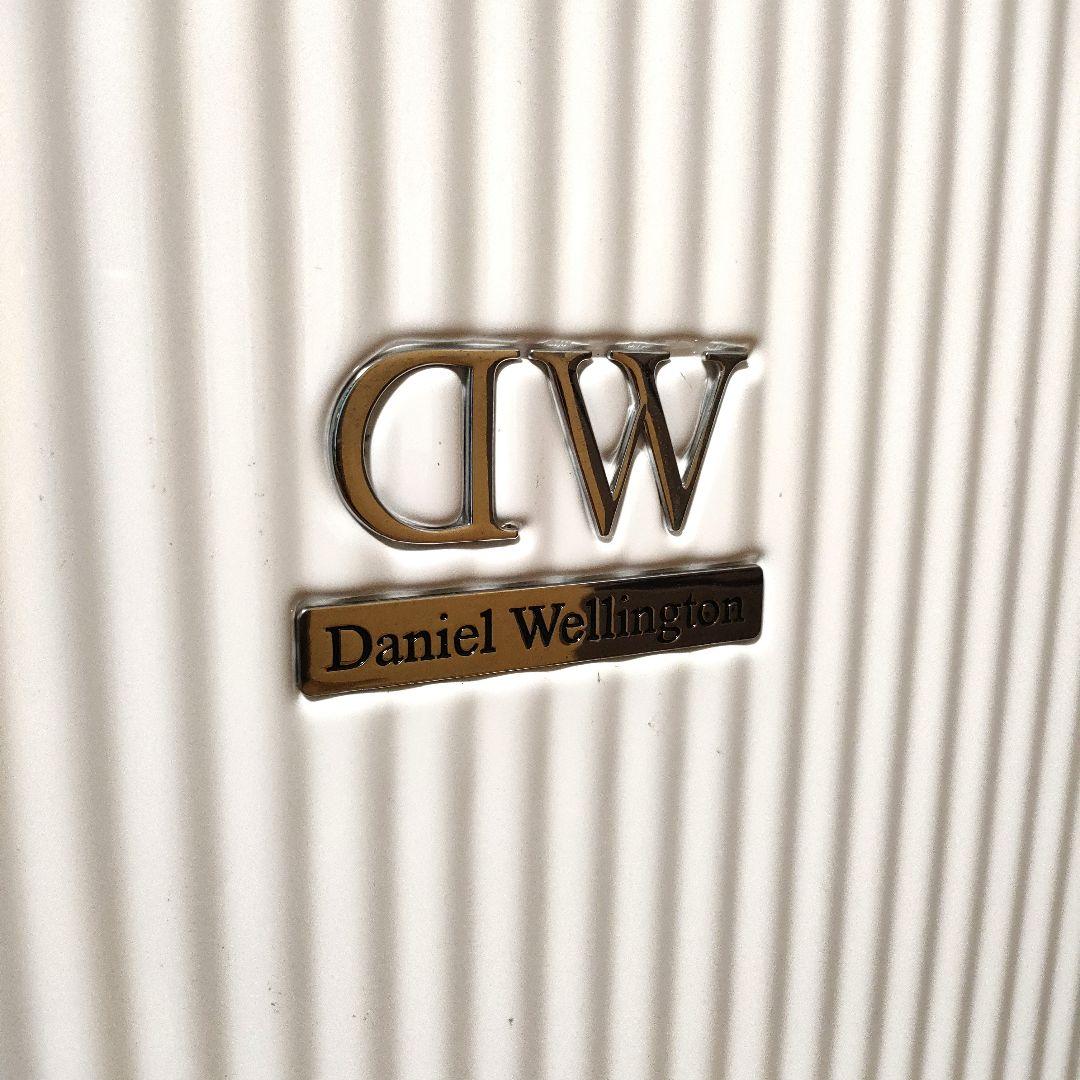 半額以下！未使用✨Daniel Wellington キャリーケーススーツケース