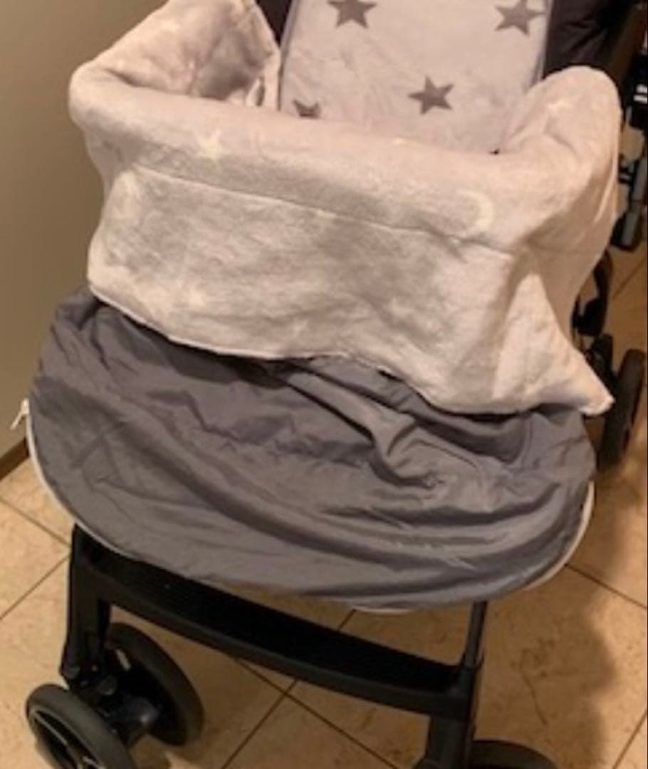 Combi ベビーカー　Age エッグショック　ベビーシート　ベビーマフ付き