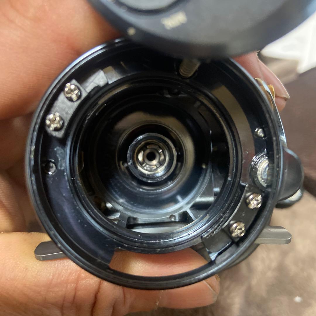 【美品】シマノ 24カルカッタコンクエストシャローエディション31HG(左巻き)