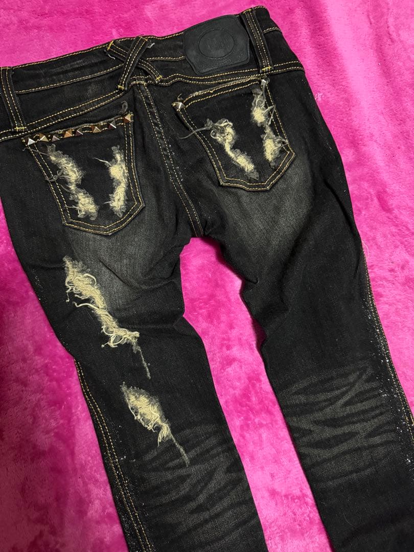 d.i.a. ダメージ加工 スタッズ付き　ラメ　スキニーデニム