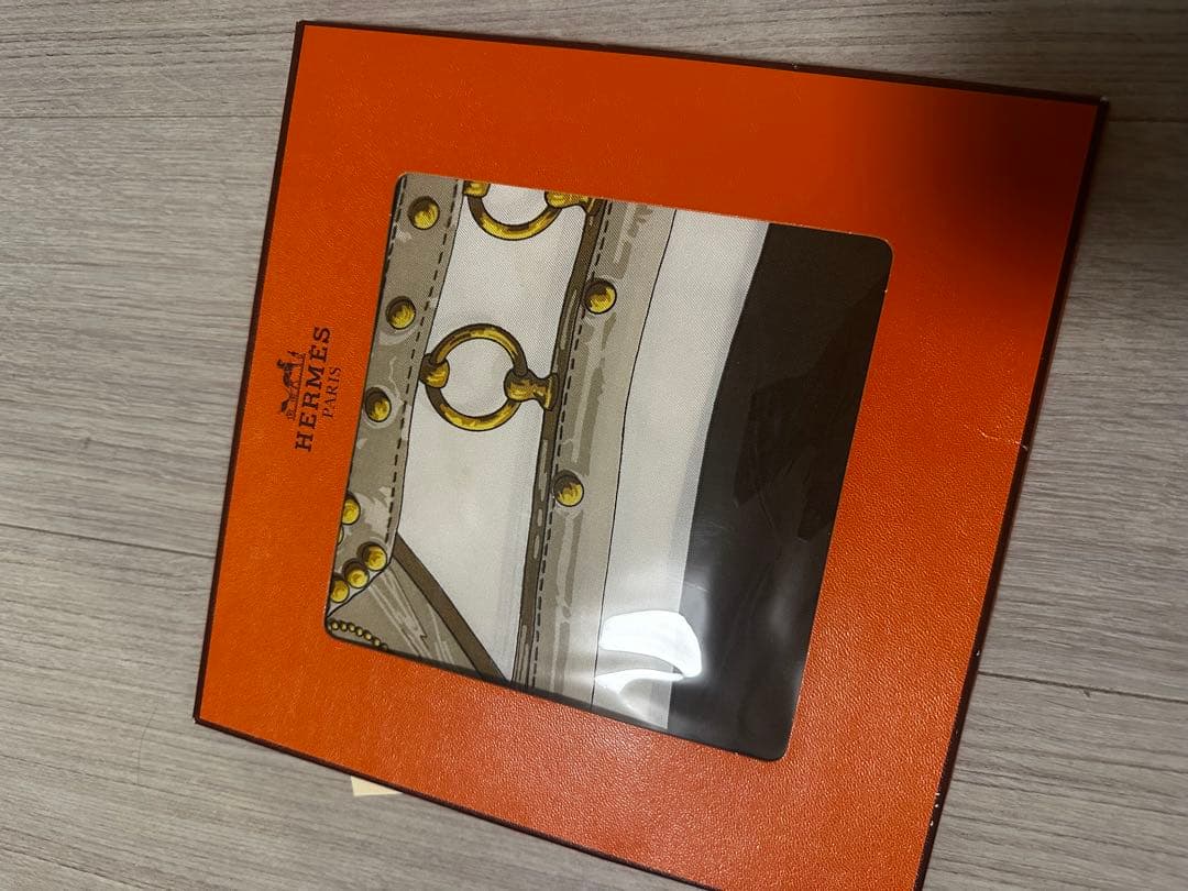 HERMES aux champs 花と金具デザイン スカーフ