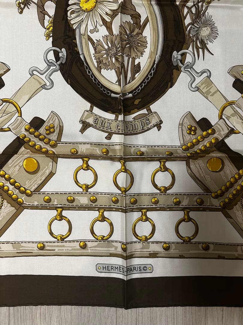 HERMES aux champs 花と金具デザイン スカーフ
