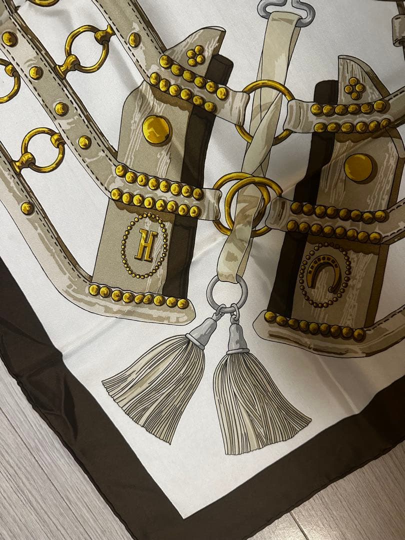 HERMES aux champs 花と金具デザイン スカーフ