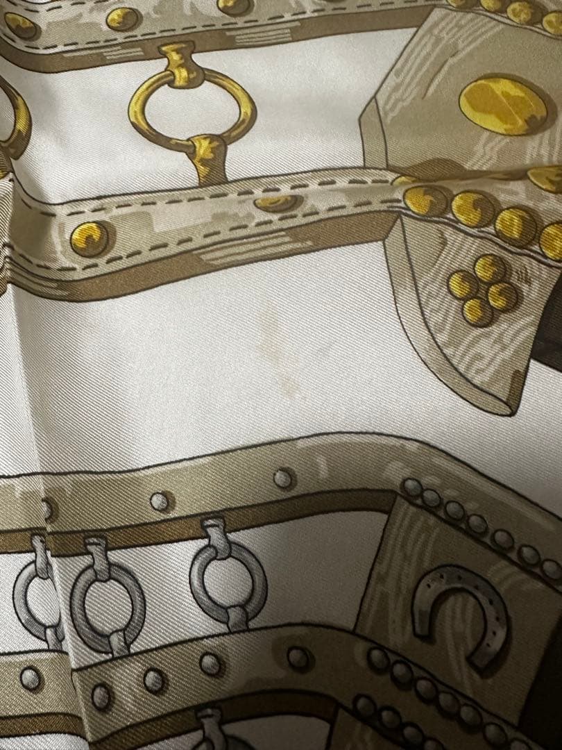 HERMES aux champs 花と金具デザイン スカーフ