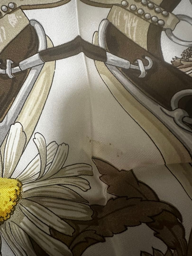 HERMES aux champs 花と金具デザイン スカーフ