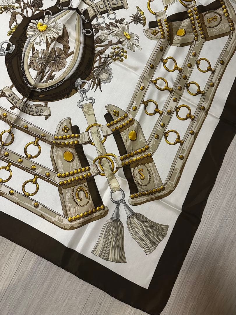 HERMES aux champs 花と金具デザイン スカーフ