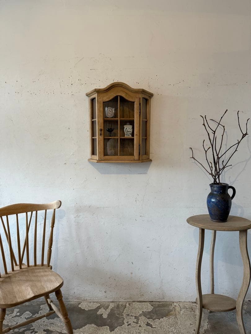 ビンテージ ウォールガラスキャビネット 剥離