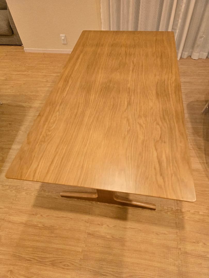無印良品　リビングでもダイニングでもつかえるテーブル・３・オーク材