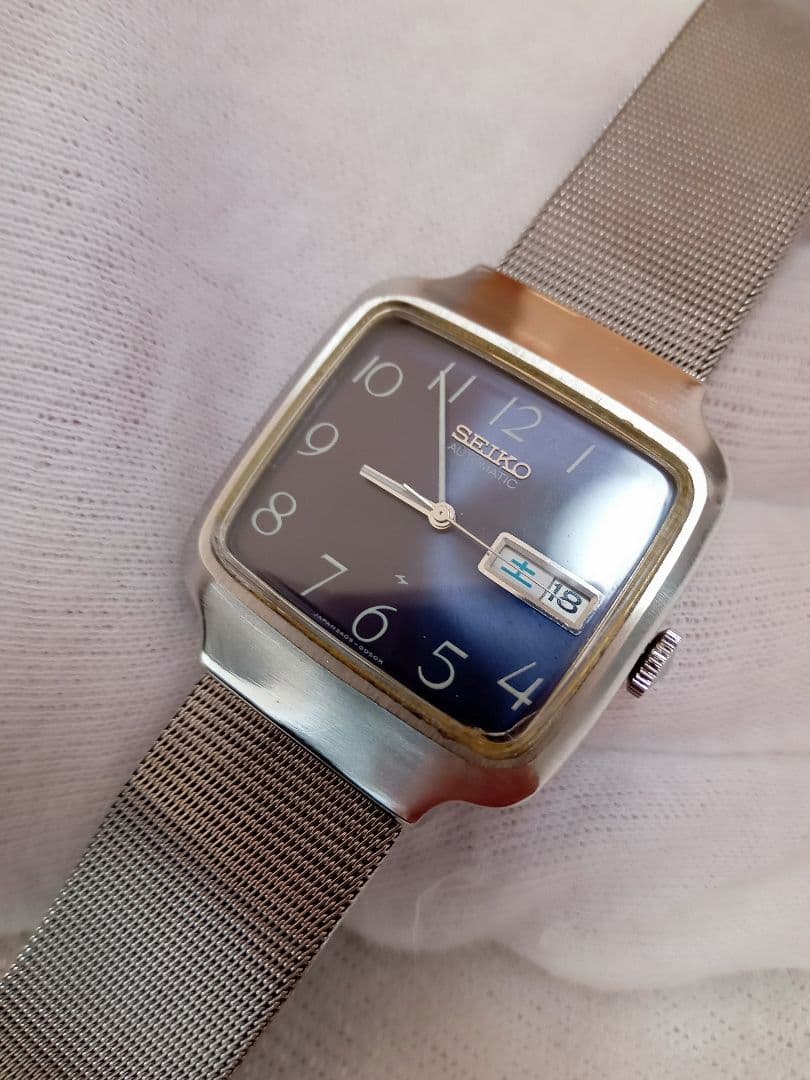 る*】様 SEIKO　アンティーク　機械式自動巻　スクエア型　機能良好　超美品