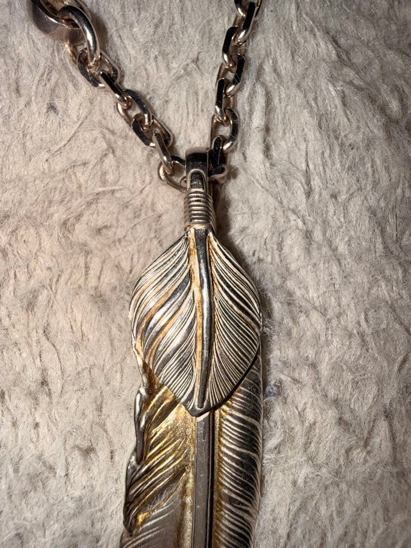 ゴローズ　上銀特大フェザー　右向き