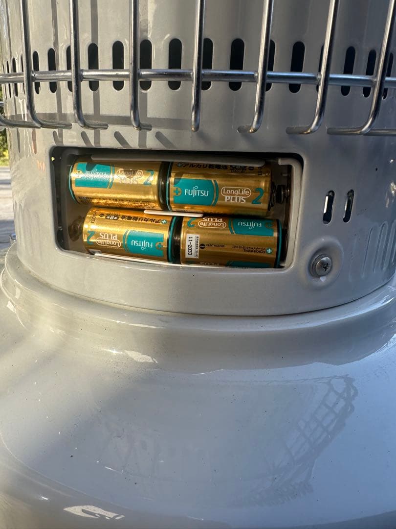 タカチャン　2022年製　トヨトミ 石油ストーブ KS67HW おまけ付き