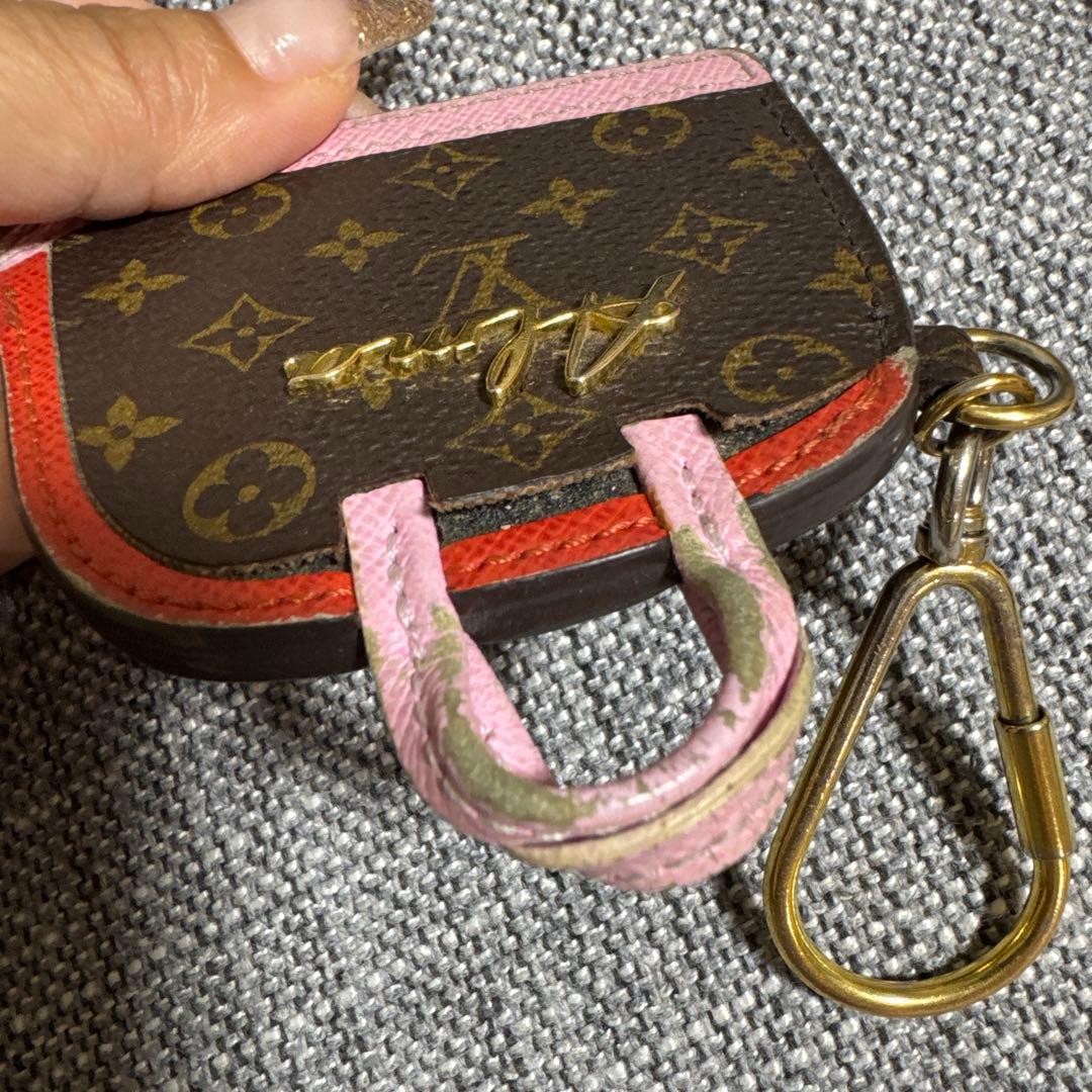 Louis Vuitton Alma キーホルダー