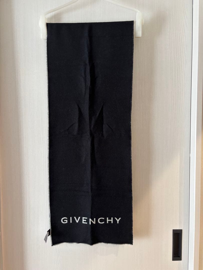 GIVENCHY ブラック マフラー