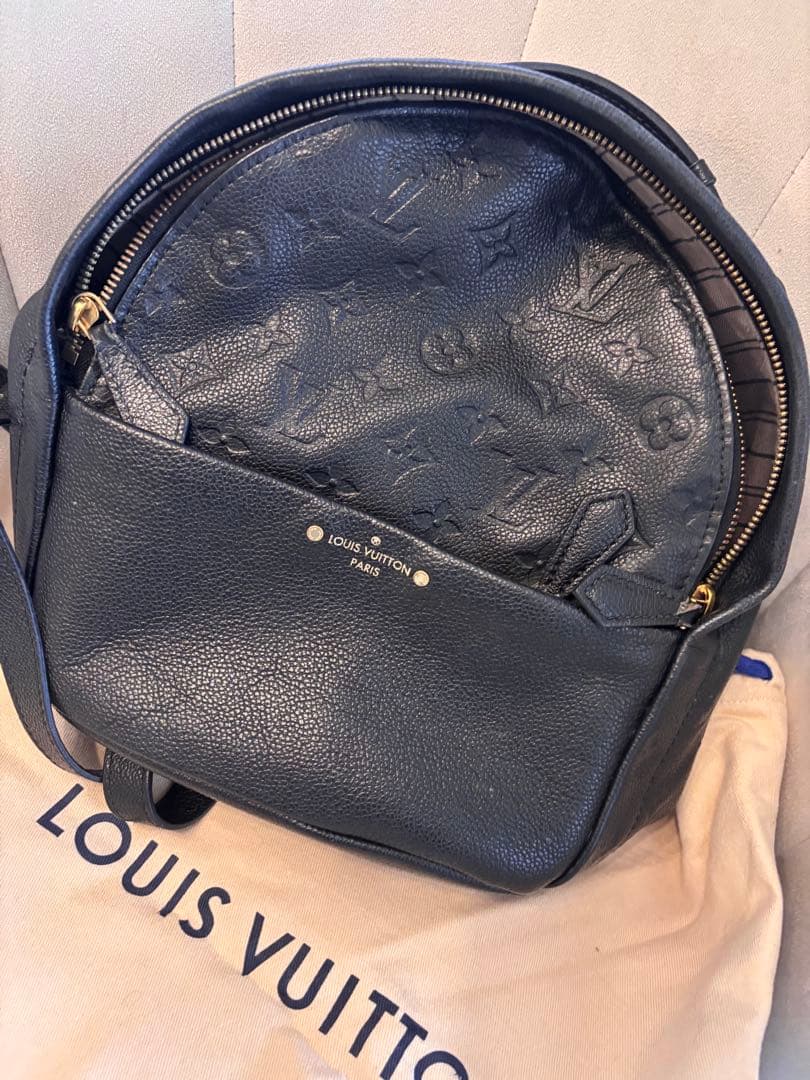 LOUIS VUITTON ブラックバックパック